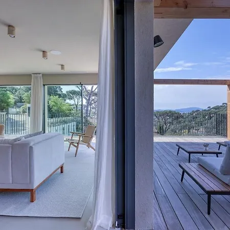 Stunning Home Blends Minimalist Luxury With Comfort Apartment *
