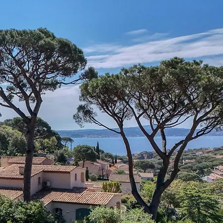 Stunning Home Blends Minimalist Luxury With Comfort * Sainte-Maxime