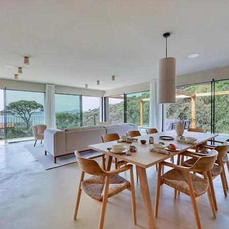 Stunning Home Blends Minimalist Luxury With Comfort
