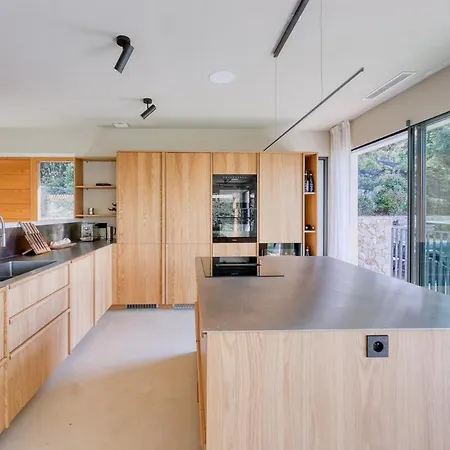 Apartment Stunning Home Blends Minimalist Luxury With Comfort *