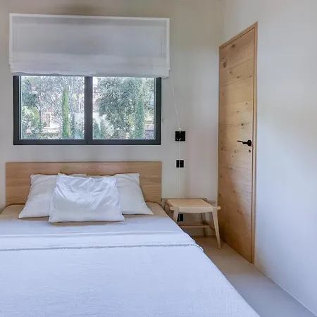 Apartment Stunning Home Blends Minimalist Luxury With Comfort *
