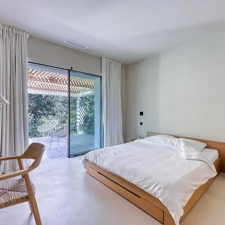 Stunning Home Blends Minimalist Luxury With Comfort Apartment Sainte-Maxime